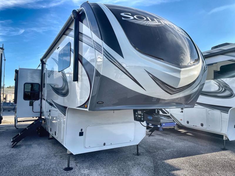 2022 Grand Design RV SOLITUDE 345GK-R 2022 Grand Design RV SOLITUDE 345GK-R
