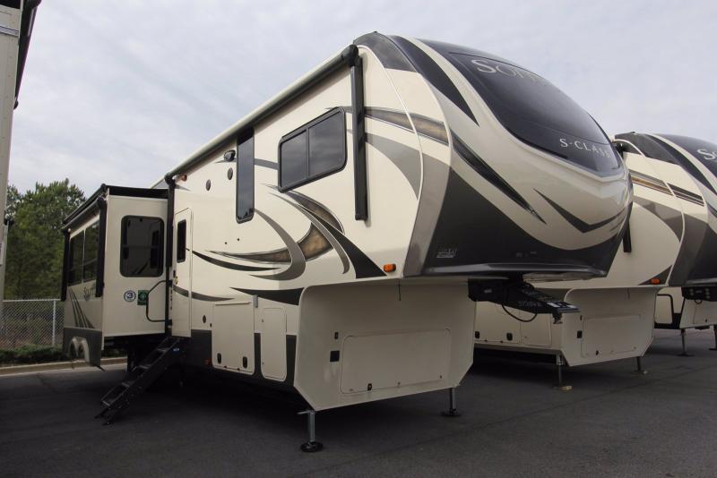 2020 Grand Design RV Solitude 3550BH-R 2020 Grand Design RV Solitude 3550BH-R