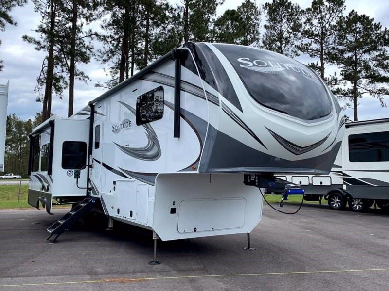 2022 Grand Design RV SOLITUDE 345GK-R 2022 Grand Design RV SOLITUDE 345GK-R