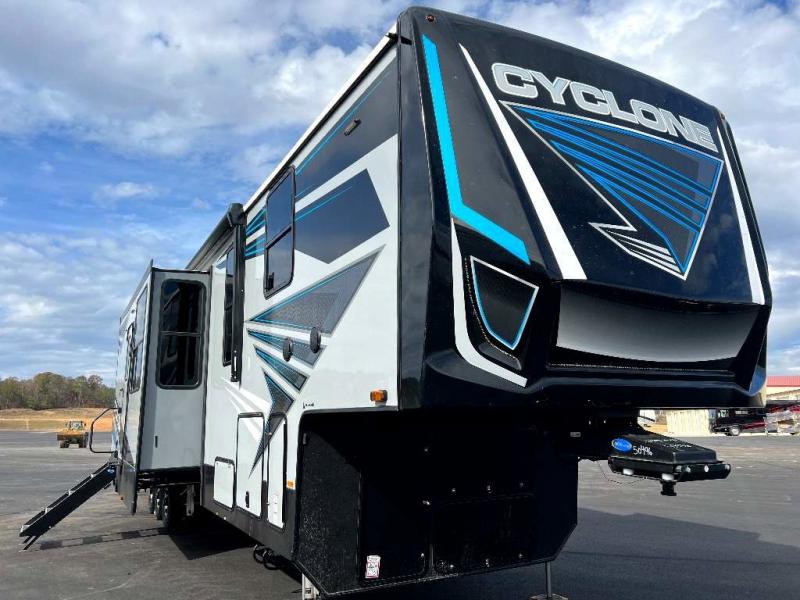 2023 Heartland RV CYCLONE 4006 2023 Heartland RV CYCLONE 4006