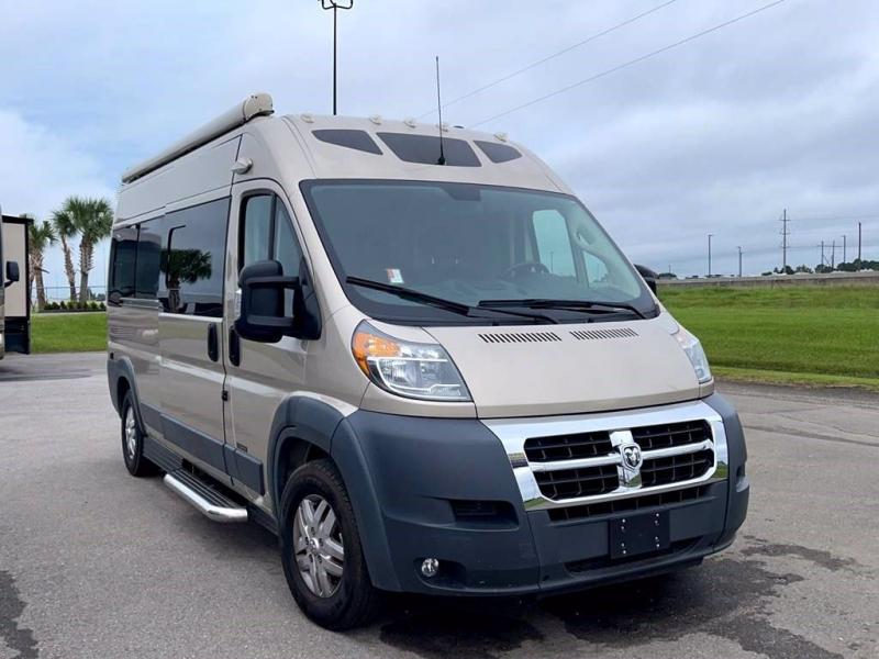 2019 Roadtrek SIMPLICITY SRT 2019 Roadtrek SIMPLICITY SRT