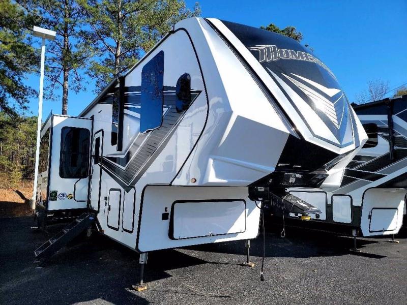 2022 Grand Design RV MOMENTUM 351M-R 2022 Grand Design RV MOMENTUM 351M-R