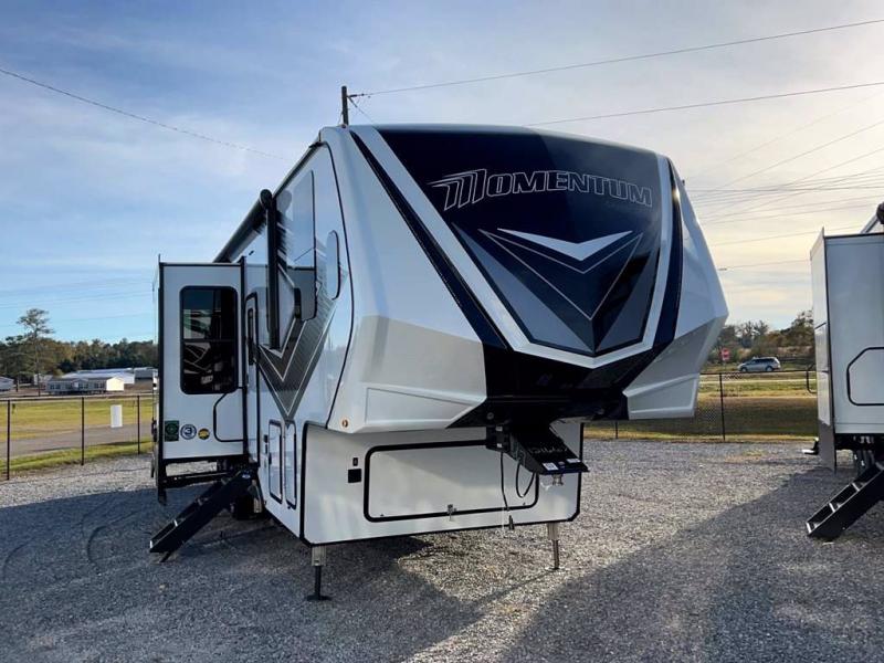 2022 Grand Design RV MOMENTUM 381M-R 2022 Grand Design RV MOMENTUM 381M-R
