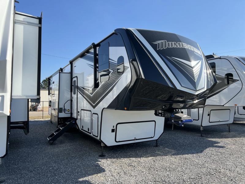 2022 Grand Design RV MOMENTUM 399TH-R 2022 Grand Design RV MOMENTUM 399TH-R