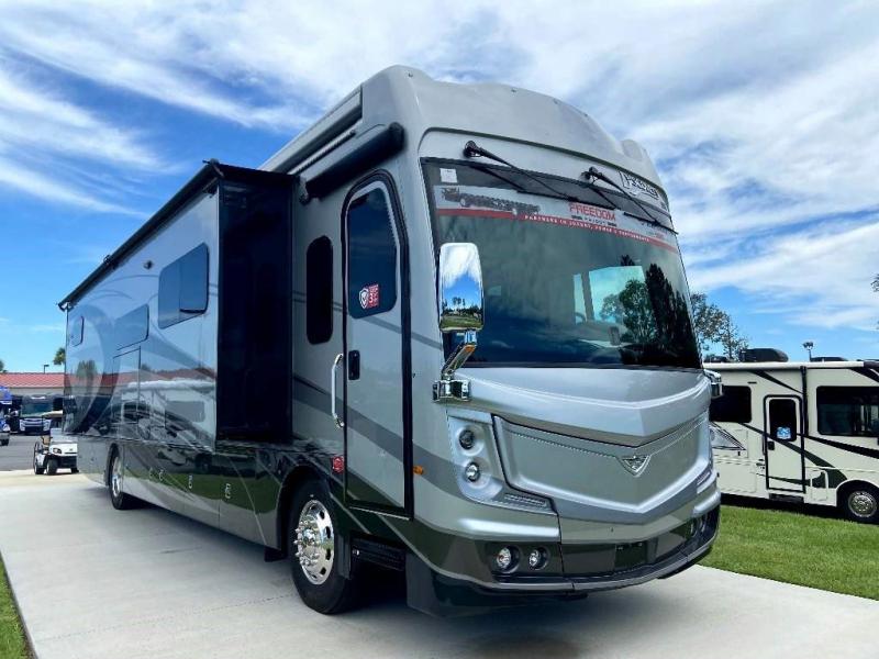 2023 Fleetwood RV DISCOVERY LXE 40M 2023 Fleetwood RV DISCOVERY LXE 40M
