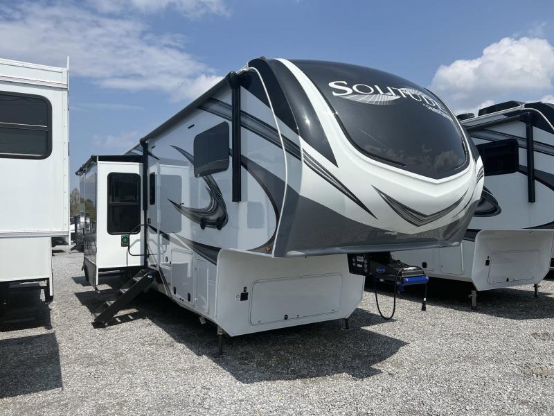 2022 Grand Design RV SOLITUDE 375RES-R 2022 Grand Design RV SOLITUDE 375RES-R
