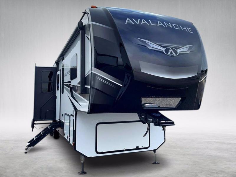 2021 Keystone RV AVALANCHE 378BH 2021 Keystone RV AVALANCHE 378BH