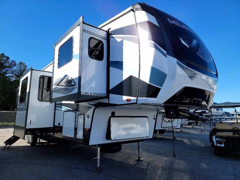 2022 Heartland RV MILESTONE 370FLMB 2022 Heartland RV MILESTONE 370FLMB