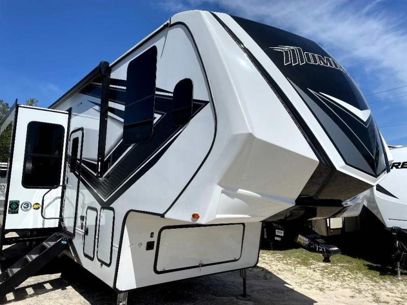 2022 Grand Design RV MOMENTUM 349M-R 2022 Grand Design RV MOMENTUM 349M-R