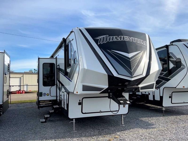 2022 Grand Design RV MOMENTUM 350G-R 2022 Grand Design RV MOMENTUM 350G-R