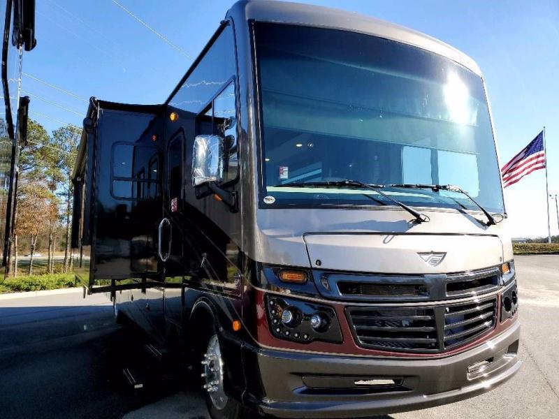 2021 Fleetwood RV BOUNDER 35P 2021 Fleetwood RV BOUNDER 35P