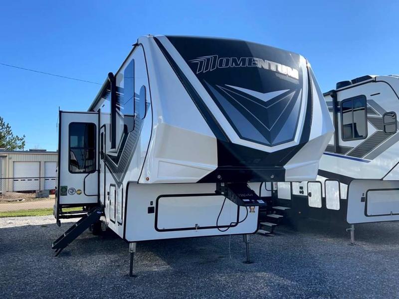 2022 Grand Design RV MOMENTUM 351M-R 2022 Grand Design RV MOMENTUM 351M-R