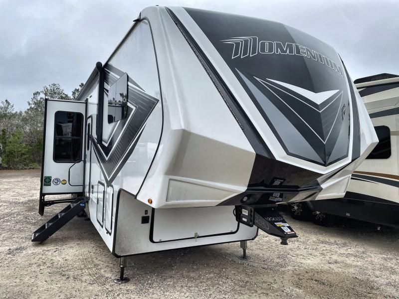 2022 Grand Design RV MOMENTUM 381MS-R 2022 Grand Design RV MOMENTUM 381MS-R