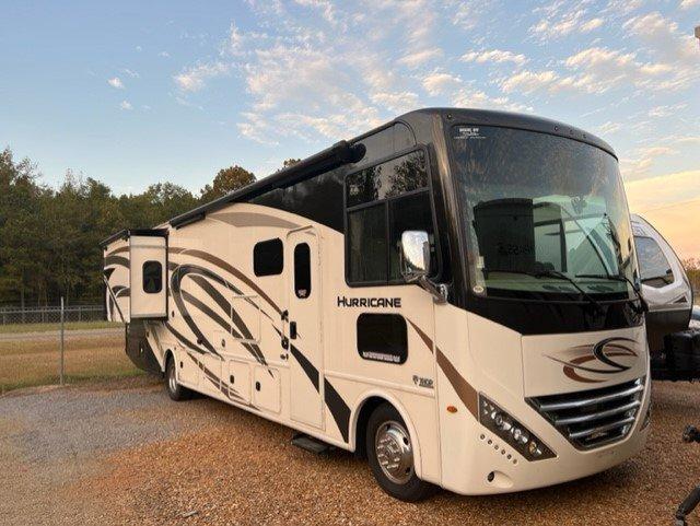 2020 Thor Motor Coach HURRICANE 35M 2020 Thor Motor Coach HURRICANE 35M