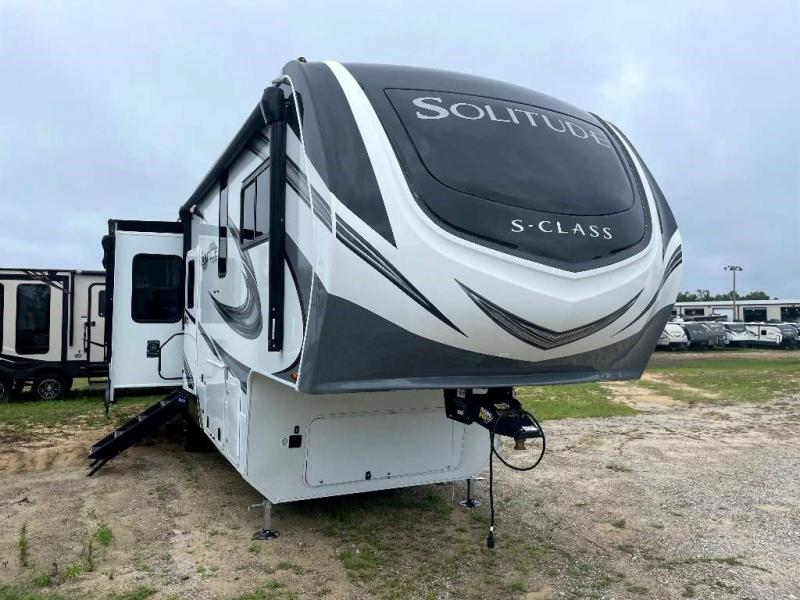 2023 Grand Design RV SOLITUDE 2930RL-R 2023 Grand Design RV SOLITUDE 2930RL-R