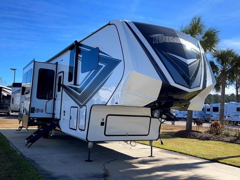 2022 Grand Design RV MOMENTUM 351MS-R 2022 Grand Design RV MOMENTUM 351MS-R