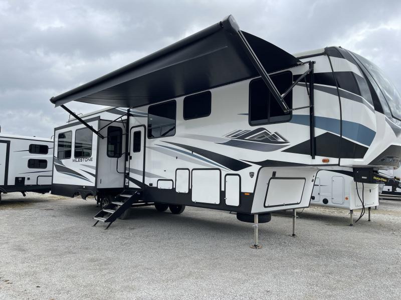 2022 Heartland RV MILESTONE 326RL 2022 Heartland RV MILESTONE 326RL