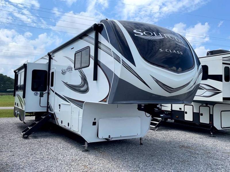 2022 Grand Design RV SOLITUDE 3950BH-R 2022 Grand Design RV SOLITUDE 3950BH-R