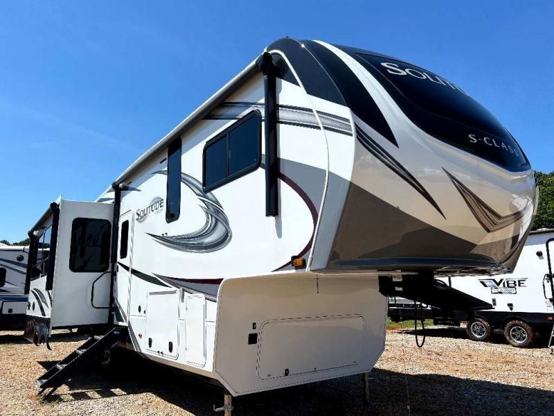 2022 Grand Design RV SOLITUDE 2930RL 2022 Grand Design RV SOLITUDE 2930RL