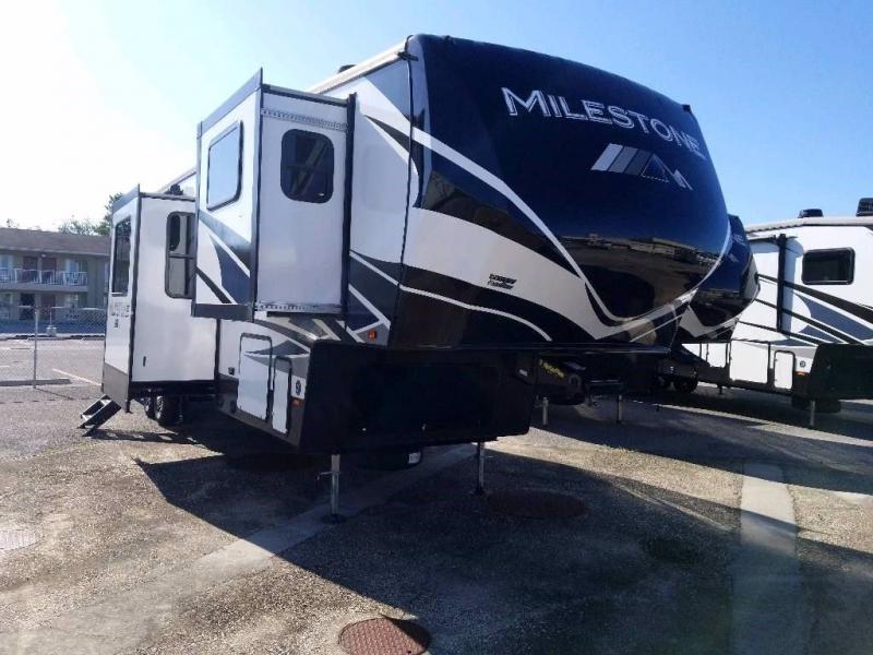 2021 Heartland RV Milestone 370FLMB 2021 Heartland RV Milestone 370FLMB