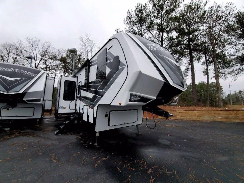 2021 Grand Design RV MOMENTUM 351M-R 2021 Grand Design RV MOMENTUM 351M-R