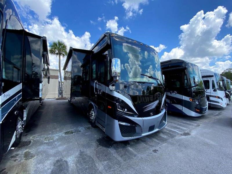 2023 Tiffin Motorhomes PHAETON 40 IH 2023 Tiffin Motorhomes PHAETON 40 IH