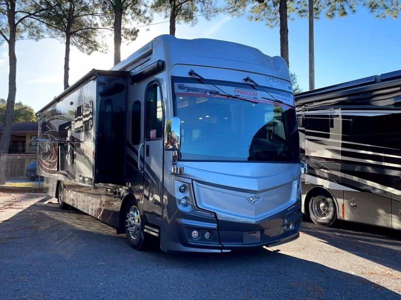 2022 Fleetwood RV DISCOVERY LXE 40M 2022 Fleetwood RV DISCOVERY LXE 40M