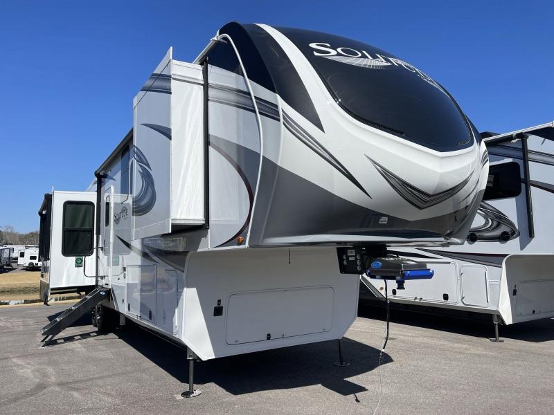 2022 Grand Design RV SOLITUDE 372WB-R 2022 Grand Design RV SOLITUDE 372WB-R