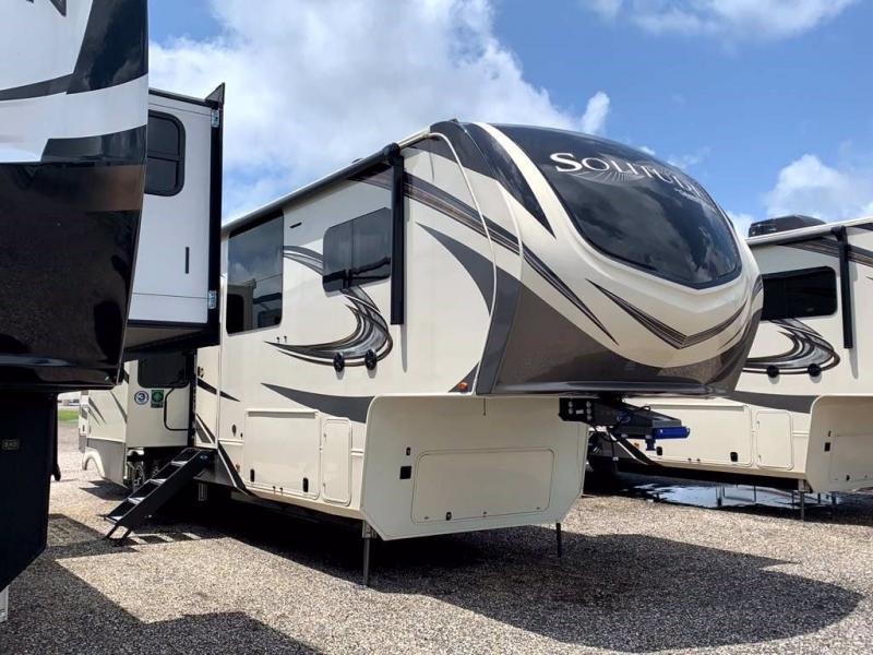2021 Grand Design RV SOLITUDE 390RK-R 2021 Grand Design RV SOLITUDE 390RK-R