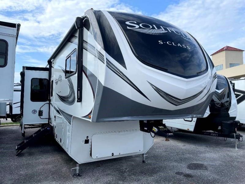 2023 Grand Design RV SOLITUDE 3740BH-R 2023 Grand Design RV SOLITUDE 3740BH-R