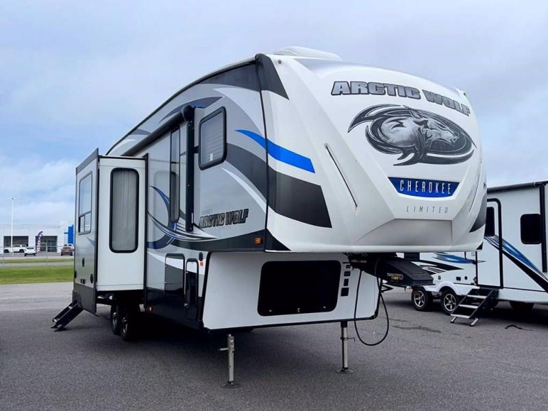 2018 Forest River ARCTIC WOLF 305ML6 2018 Forest River ARCTIC WOLF 305ML6