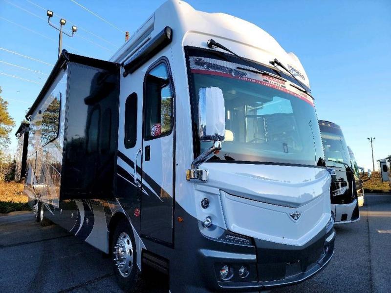 2022 Fleetwood RV DISCOVERY LXE 44S 2022 Fleetwood RV DISCOVERY LXE 44S