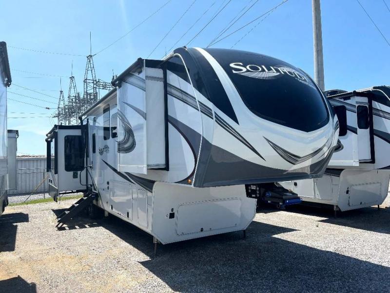 2022 Grand Design RV SOLITUDE 373FB-R 2022 Grand Design RV SOLITUDE 373FB-R