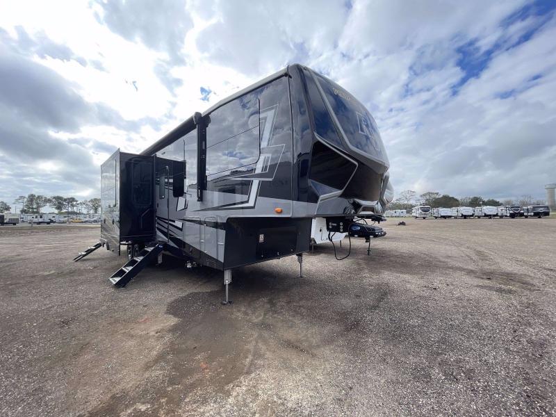 2022 Heartland RV ROAD WARRIOR 375RW 2022 Heartland RV ROAD WARRIOR 375RW