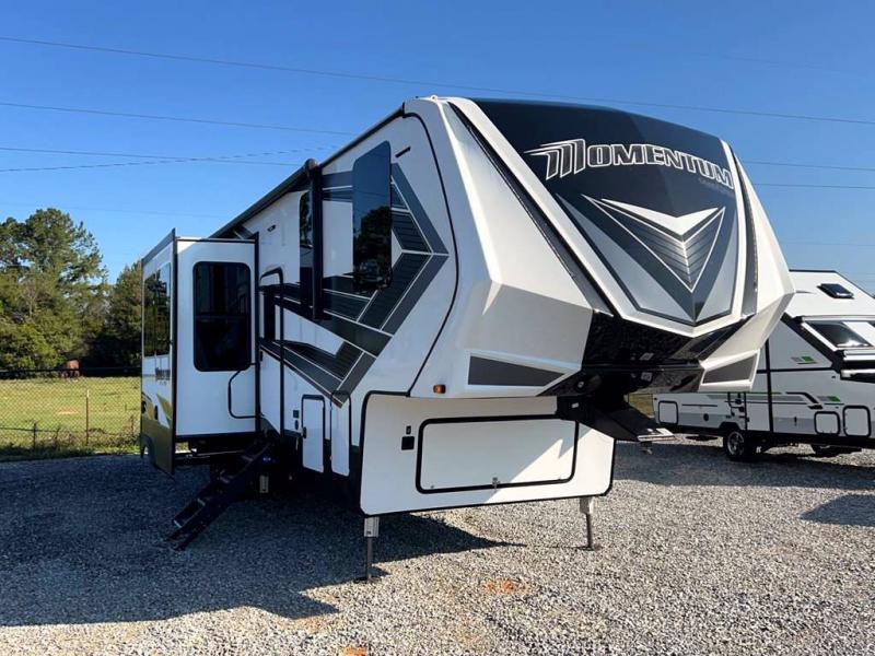 2021 Grand Design RV MOMENTUM 351M-R 2021 Grand Design RV MOMENTUM 351M-R