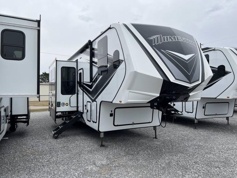 2022 Grand Design RV MOMENTUM 398M-R 2022 Grand Design RV MOMENTUM 398M-R