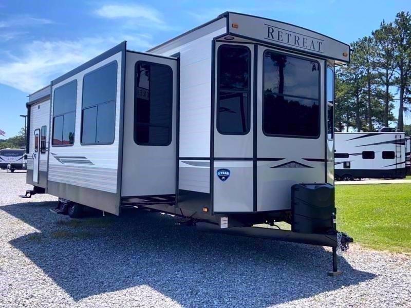 2021 Keystone RV RETREAT 39LOFT 2021 Keystone RV RETREAT 39LOFT