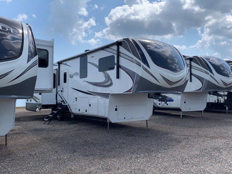 2022 Grand Design RV SOLITUDE 378MBS-R 2022 Grand Design RV SOLITUDE 378MBS-R