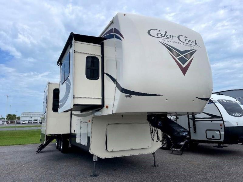 2019 Forest River CEDAR CREEK 37RTH 2019 Forest River CEDAR CREEK 37RTH
