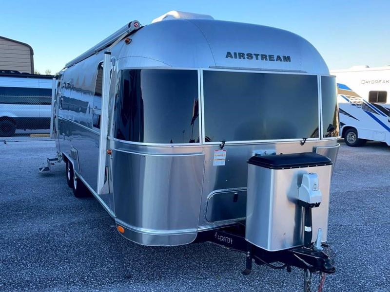 2018 Airstream GLOBETROTTER 27FB 2018 Airstream GLOBETROTTER 27FB