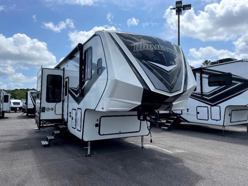 2022 Grand Design RV MOMENTUM 320G-R 2022 Grand Design RV MOMENTUM 320G-R