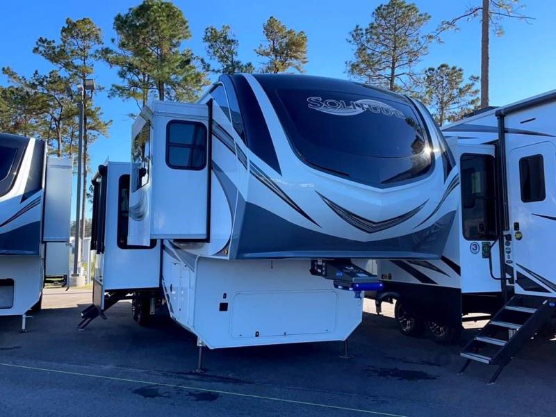 2022 Grand Design RV SOLITUDE 346FLS-R 2022 Grand Design RV SOLITUDE 346FLS-R