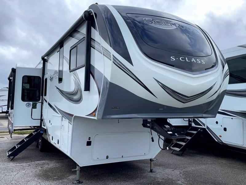 2022 Grand Design RV SOLITUDE 2930RL-R 2022 Grand Design RV SOLITUDE 2930RL-R