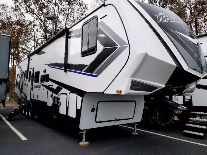 2021 Grand Design RV MOMENTUM 393G 2021 Grand Design RV MOMENTUM 393G