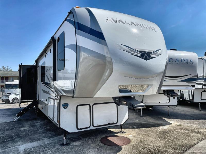 2022 Keystone RV AVALANCHE 372MB 2022 Keystone RV AVALANCHE 372MB