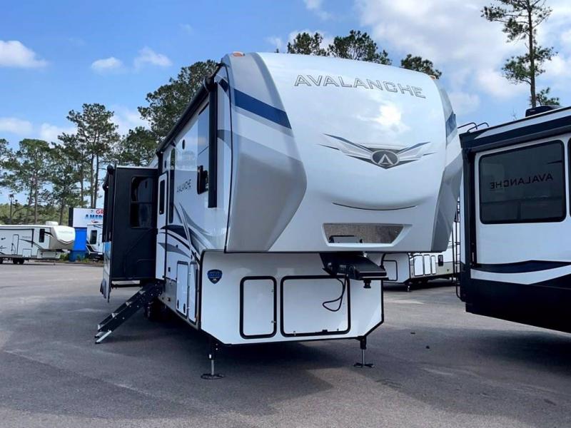 2022 Keystone RV AVALANCHE 390DS 2022 Keystone RV AVALANCHE 390DS