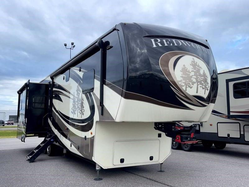 2018 Forest River REDWOOD 3961RK 2018 Forest River REDWOOD 3961RK