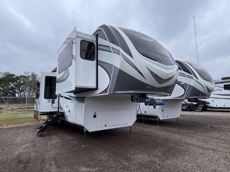 2022 Grand Design RV SOLITUDE 380FL-R 2022 Grand Design RV SOLITUDE 380FL-R