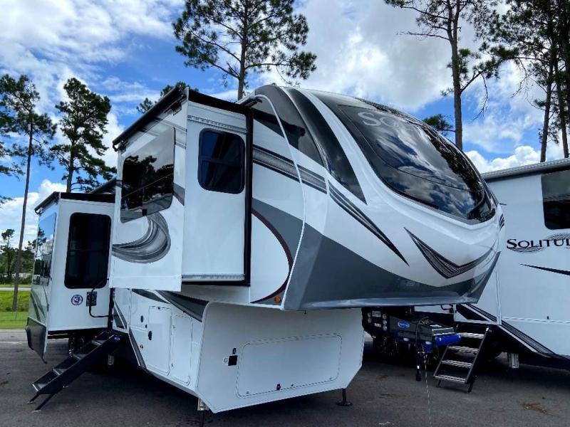 2023 Grand Design RV SOLITUDE 382WB-R 2023 Grand Design RV SOLITUDE 382WB-R