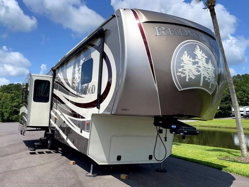 2014 CrossRoads RV REDWOOD 38RL 2014 CrossRoads RV REDWOOD 38RL